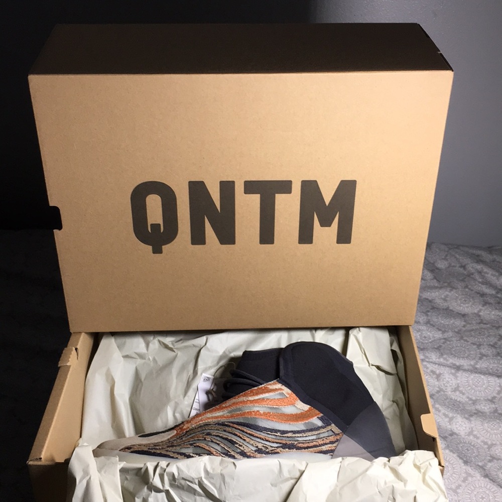 ***SOLD***     Yeezy QNTM Flash Orange